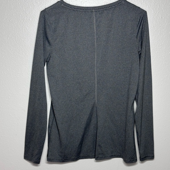 Under Armour Women Gray HeatGear Long Sleeve Athletic shirt size small - Picture 6 of 7